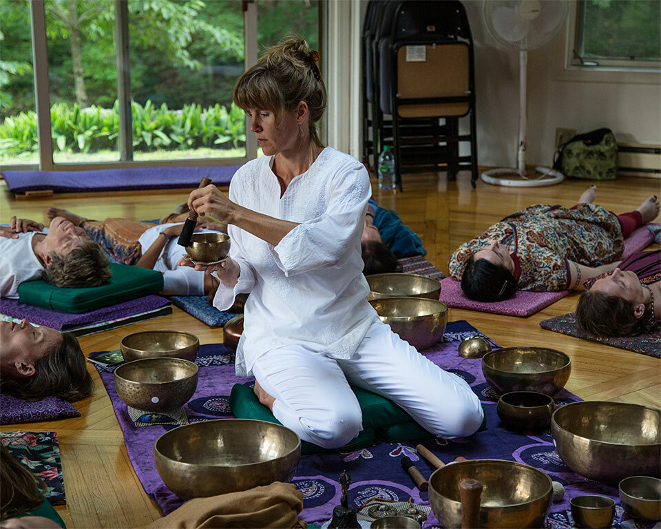 Sound healing with Denise web